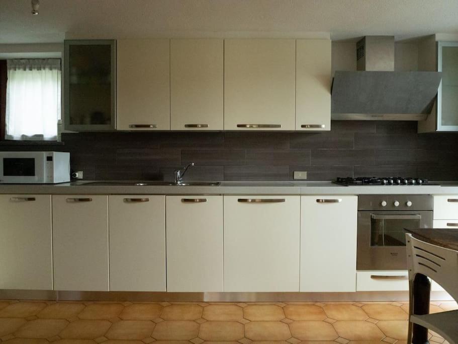 La Tua Villa Sul Lago - Casa Kollegger Luino Zewnętrze zdjęcie